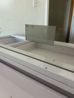 Bluetooth vanity white