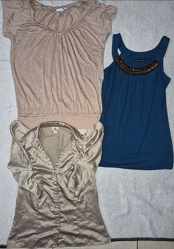 Beautiful curated lot of 3 women's dressy tops in size Medium. Perfect for office wear, business casual, or date night! 

Lot Includes:
1. Lascana for