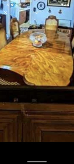 Beautiful Dining Room Table, With Five Chairs Backing Is Great