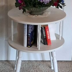 Vintage Wood 2 Level Side Table/Nightstand 