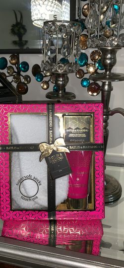 Foot lotion, foot soak, and soft socks new!