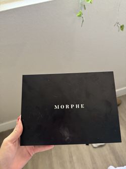 MORPHE PALLET BRAND NEW
