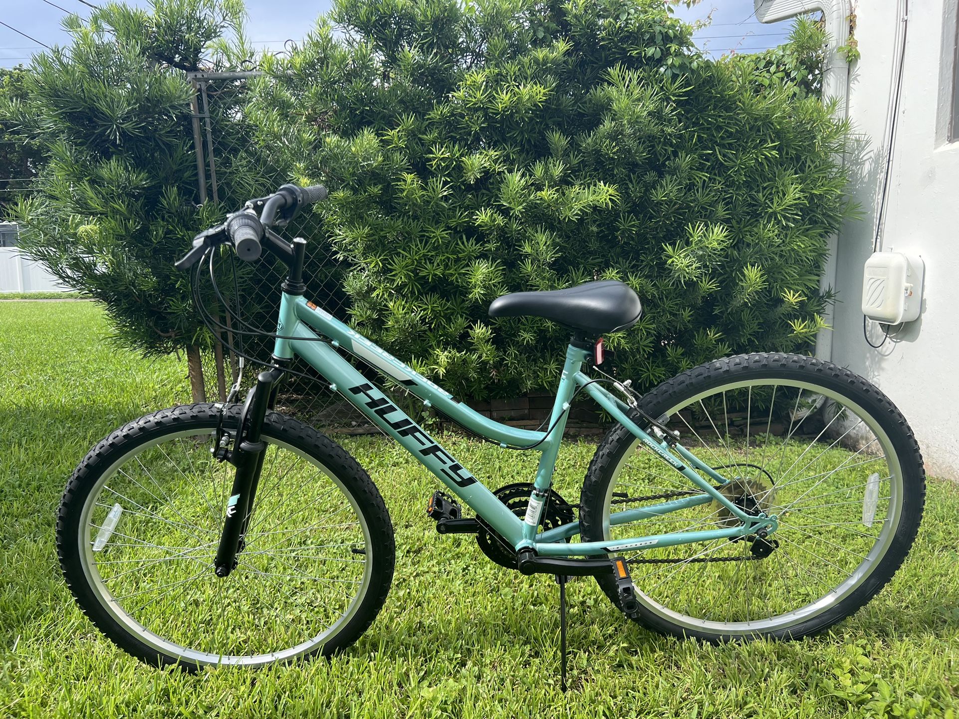 Huffy Rock Creek 18 Speed Mountain Bike, 26 Wheels,