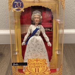 NEW Queen Elizabeth II Platinum Jubilee 70th Anniversary Doll Box Minor Wear