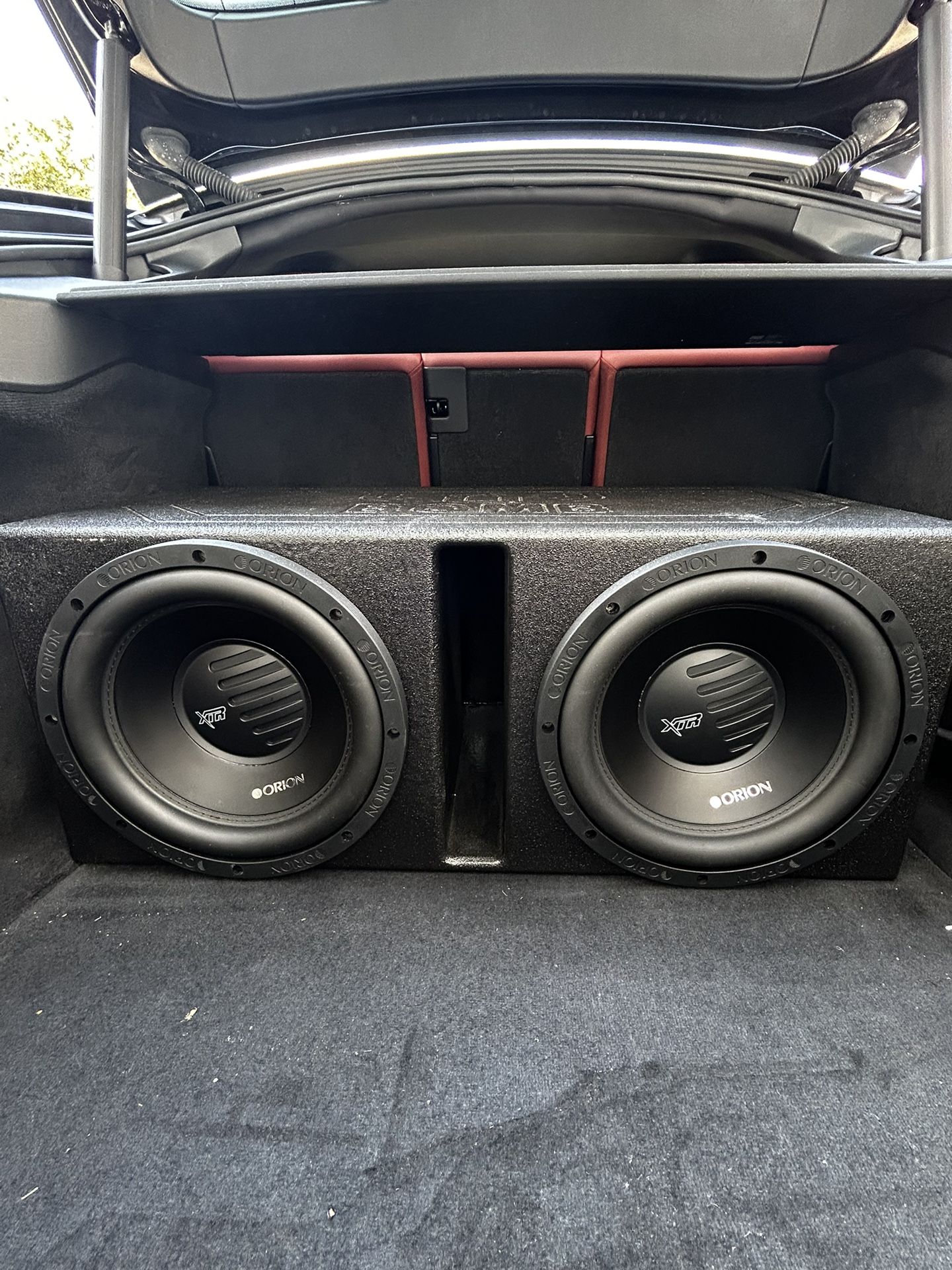 (2) 12 Inch Subwoofers With Box