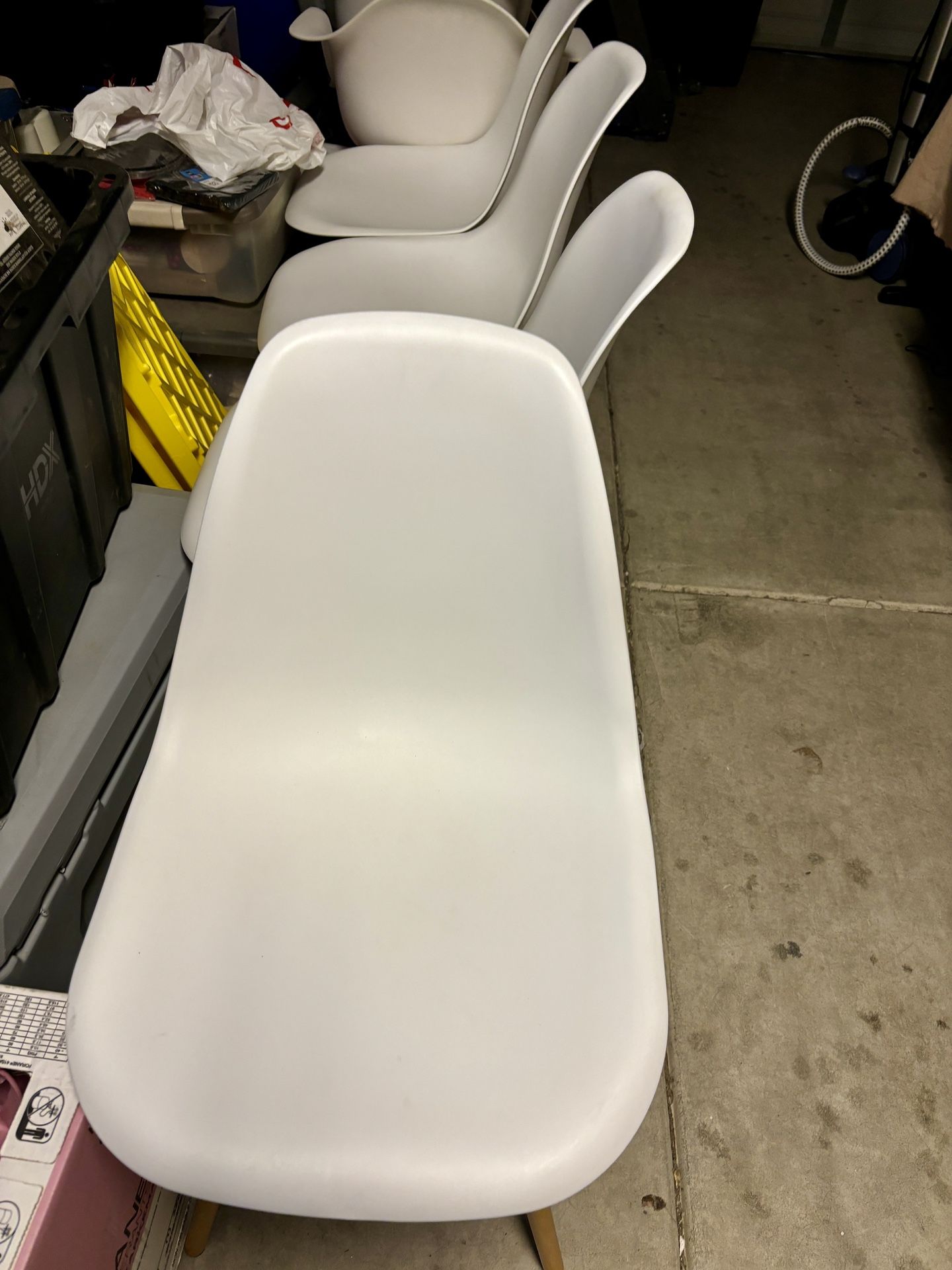 Like New Modern Plastic Desk Or Dining Chairs