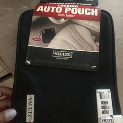 Auto Lock Pouch