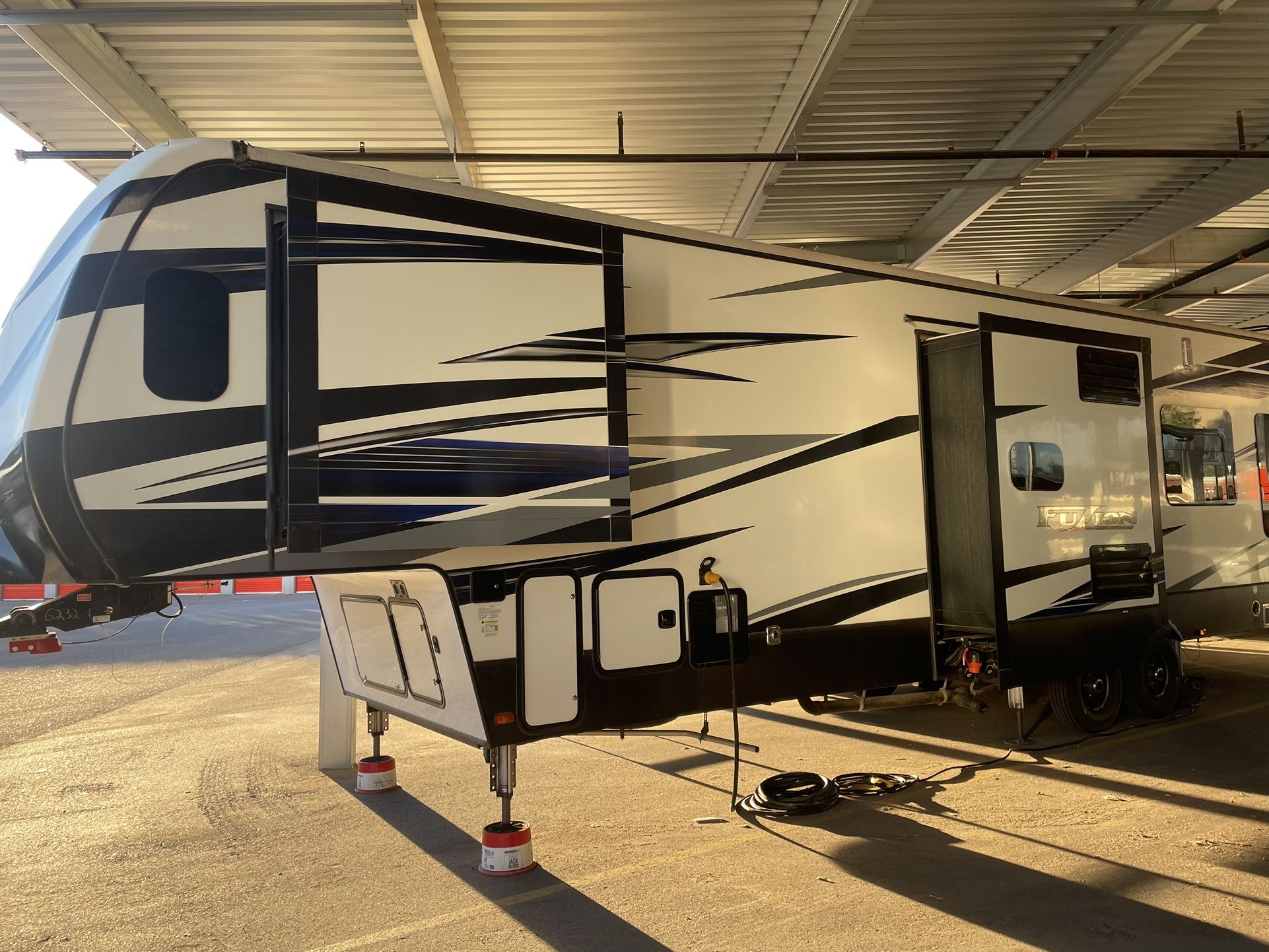 2019 Keystone Fuzion 357