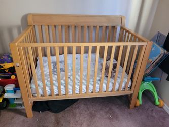 Baby Bed Or Crib Plus Mattress And Set Of Sheets 