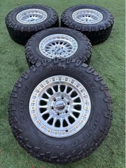 KMC new on 285/70/17 tires 17x8.5 -10 offset rims 6x139.7