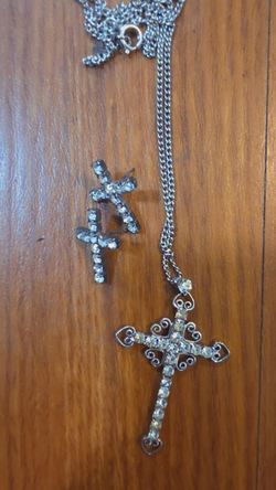 Rhinestone cross neckless and earing set