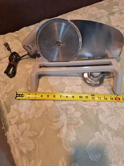 Meat slicer