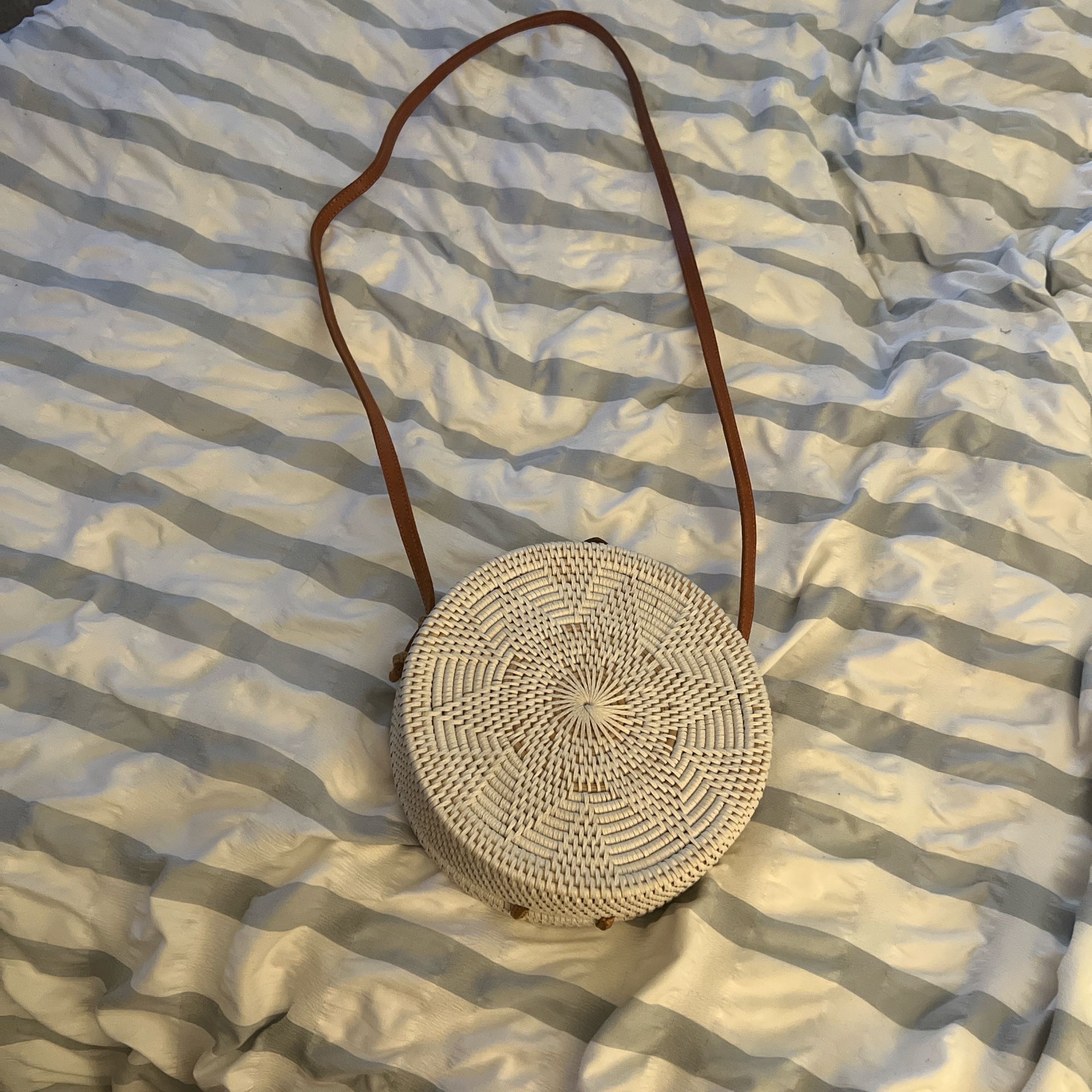 Natural round Cross Body Bag 
