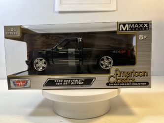 1992 Chevy 454 SS Cust Diecast Model Car: 1/24 Scale, New In the Box By Motormax