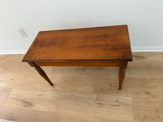 Piano bench