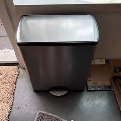 simple human trash can/recycle combo