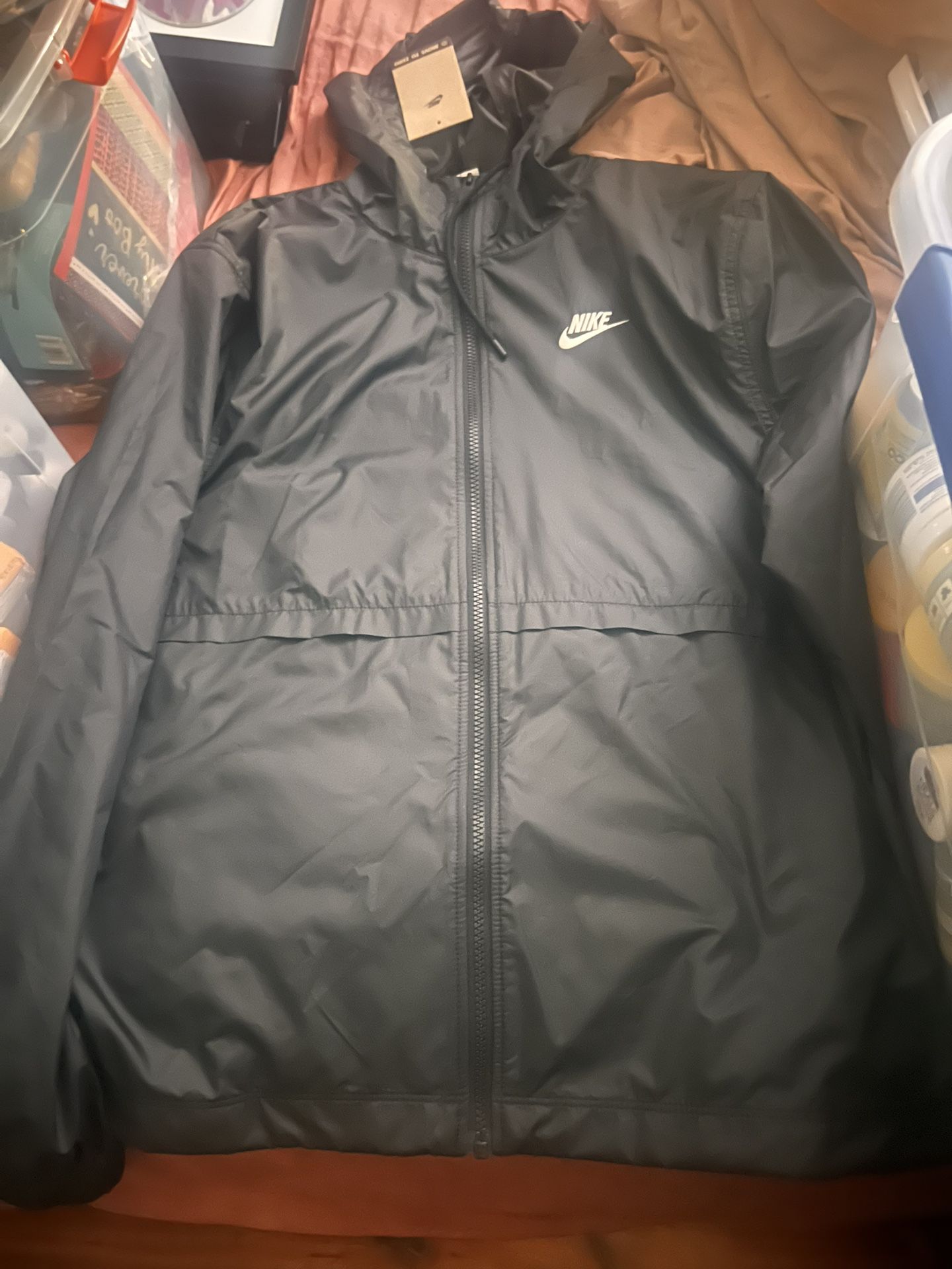Nike-Blk Windbreaker Jacket Sz: Large ( WOMEN’s)