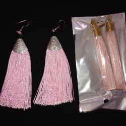 NWT In Package Pink Fashion Earrings 