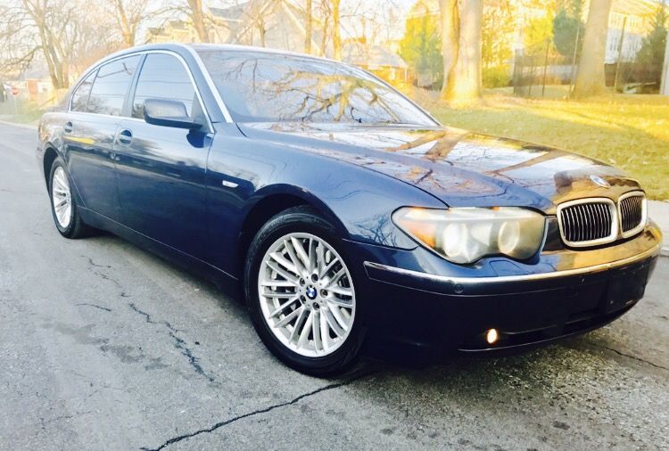 2005 BMW 745LI •• Luxury w a TV •• Massage Chair •• Clean title