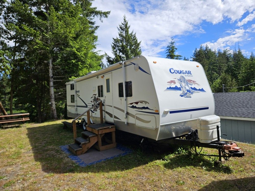 2004 Keystone Cougar 30' Bunkhouse Travel Trailer