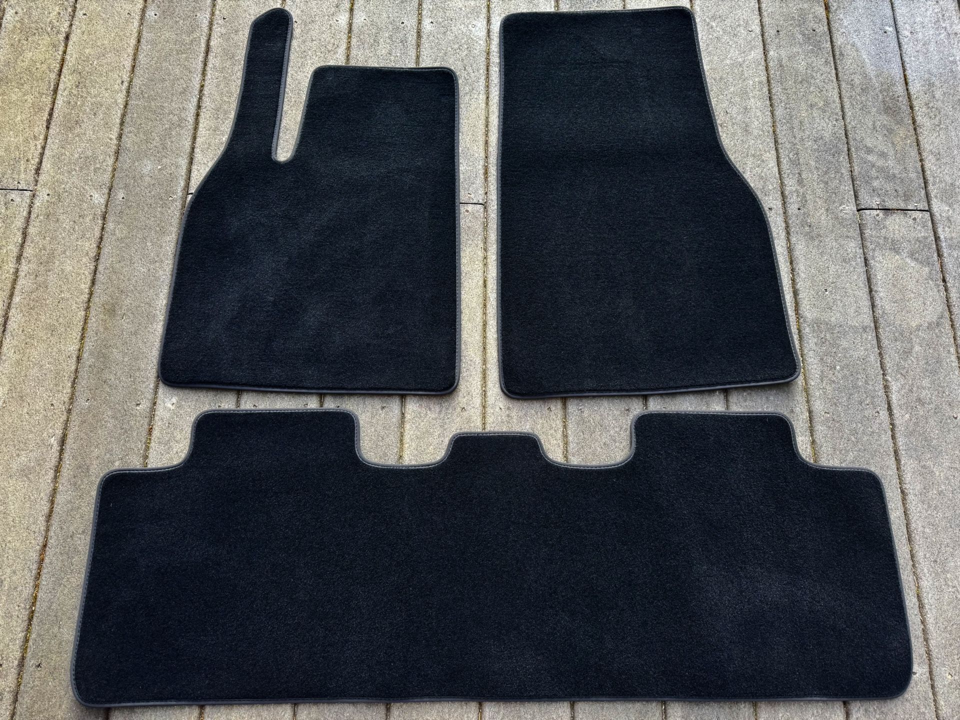 2025 Tesla Model Y Carpet Floor Mats OEM New