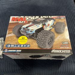 Team Associated Rival MT8