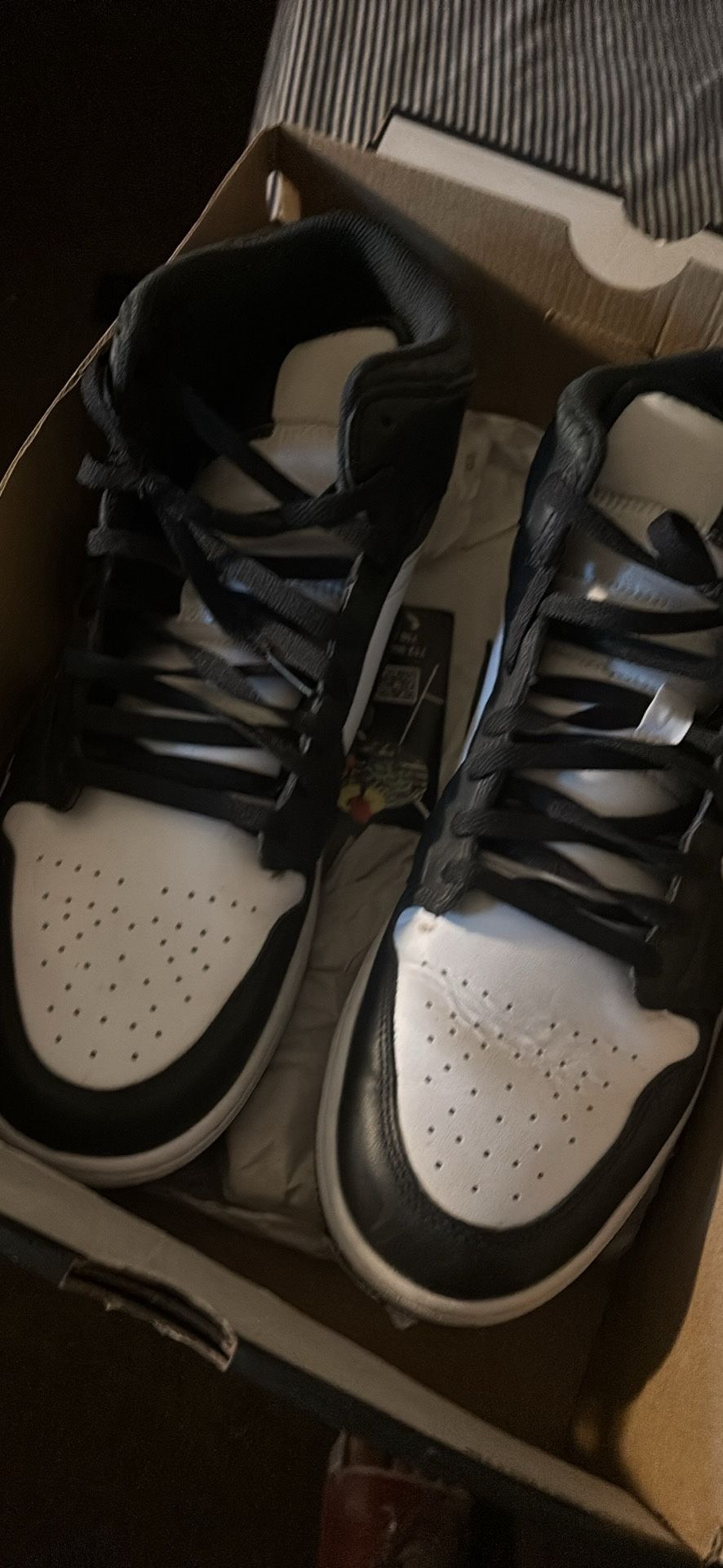 Jordan Ones Mid