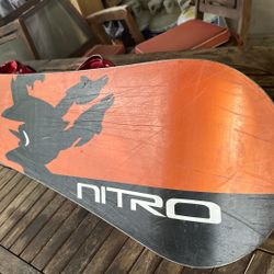 Nitro 6.0 thunder, hawk snowboard, 152.4 Cm
