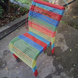 LITTLE CHAIR $5 PICK UP IN SUN VALLEY 