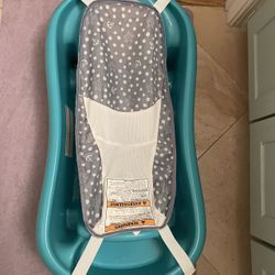 The First Years Newborn to Toddler Baby Bath Tub