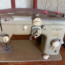 PFAFF 1955 Sewing Machine