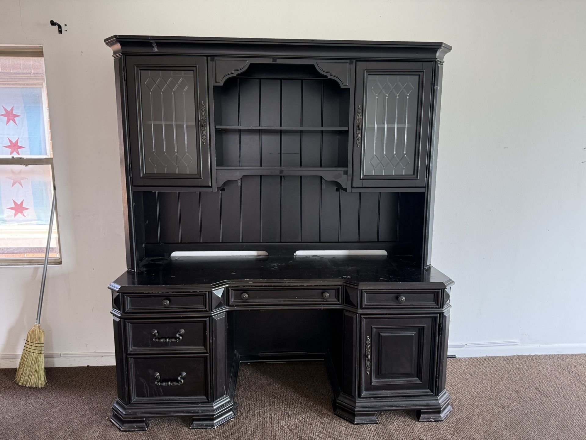 Computer Desk/Armoire/Furniture