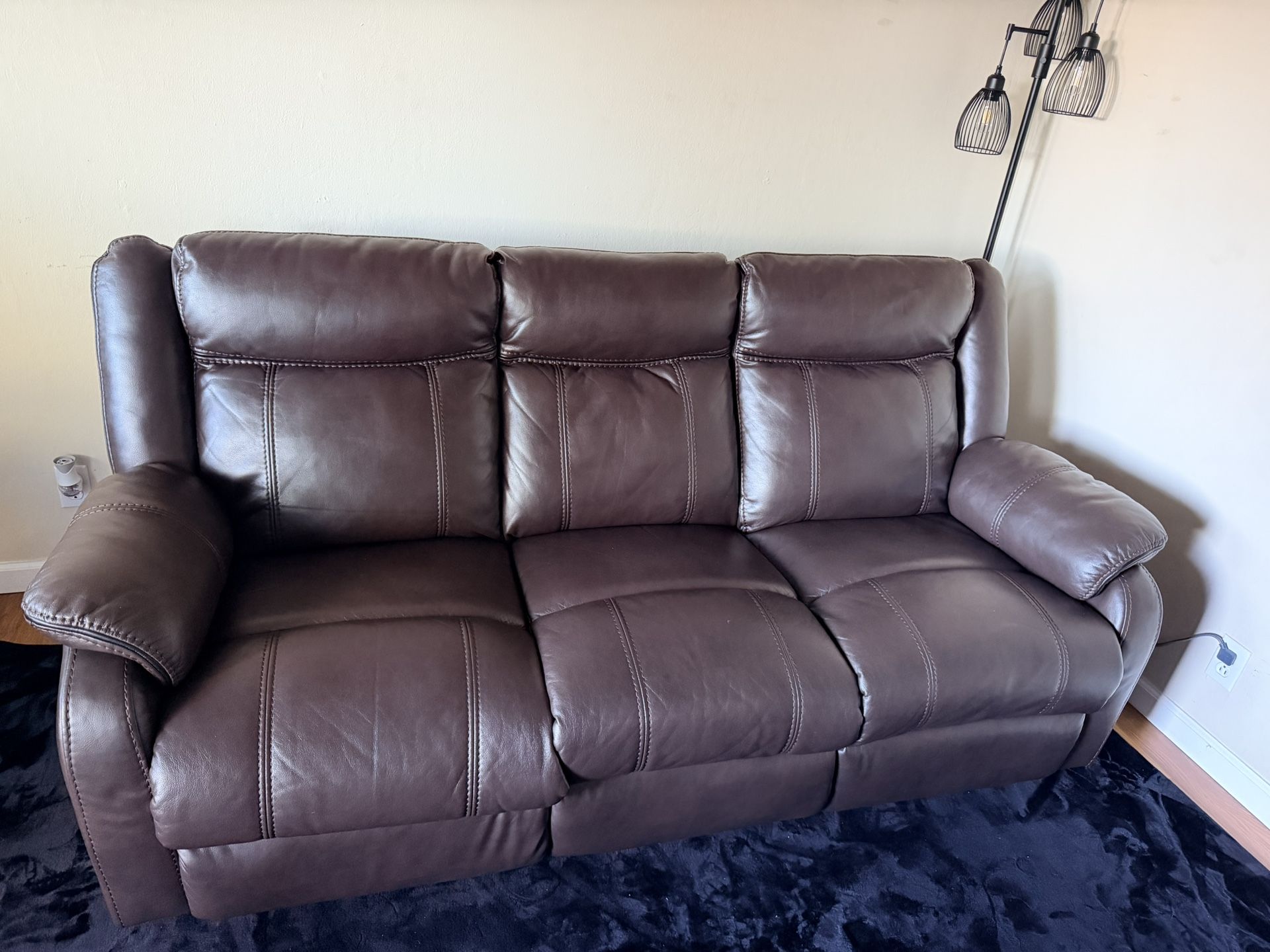 Recliner Sofa…Sofa reclinable