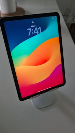 iPad Air (4th Gen) - MYFN2LL/A