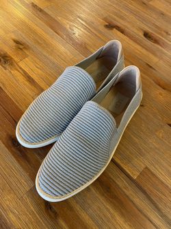 UGG slip-on sneaker - women’s size 9