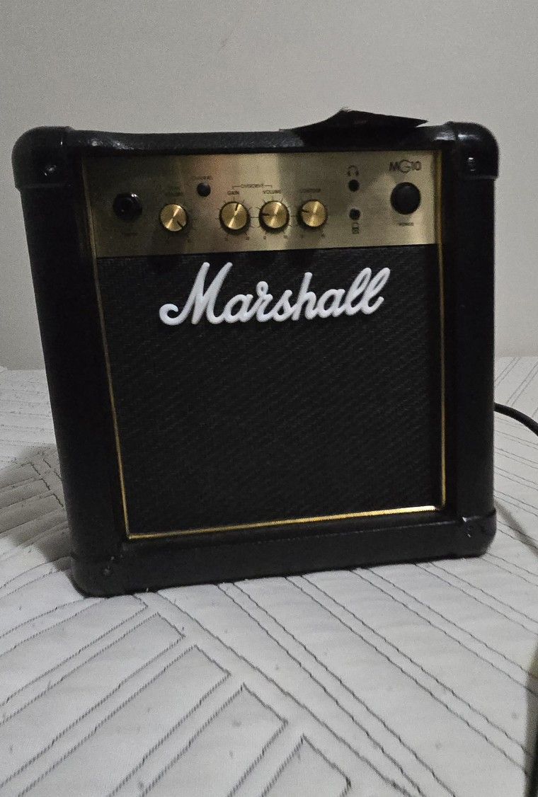 Marshall Amps Guitar Combo Amplifier (M-MG10G-U)
