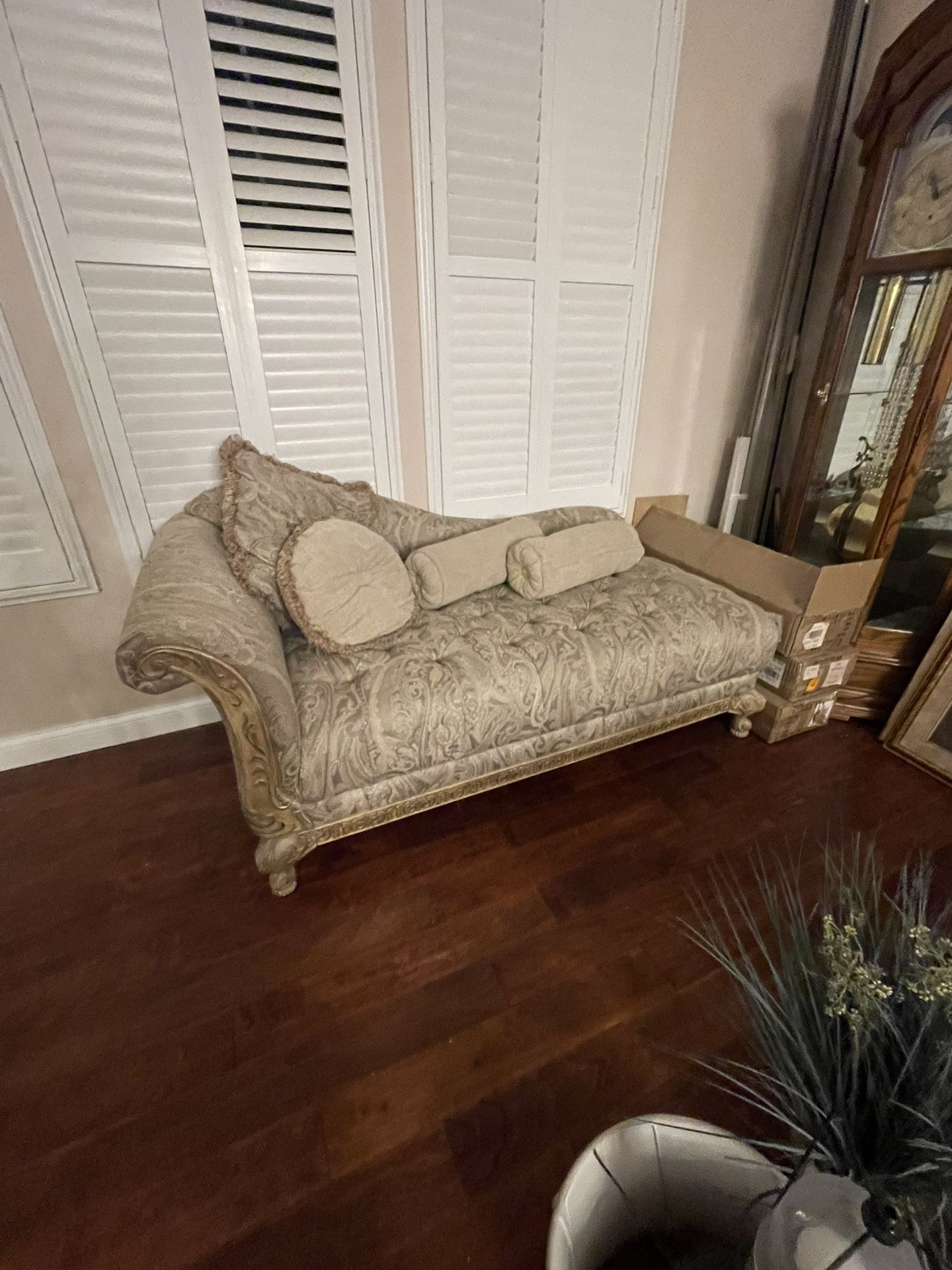 Chaise Lounge