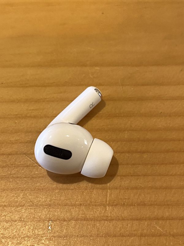 Authentic apple AirPods pro right side earbud only for Sale in Houston, TX - OfferUp