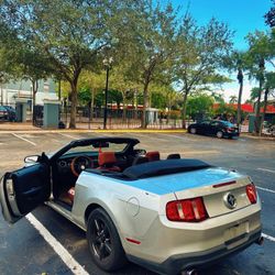 2012 Ford Mustang Premium Convertible 