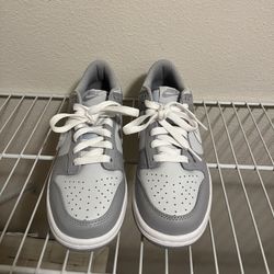 Nike grey dunk low
