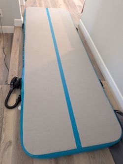 Gymnastics mat inflatable