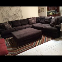 11x11 Ft Cozy Couch W/ 5x5 Ft Ottoman 