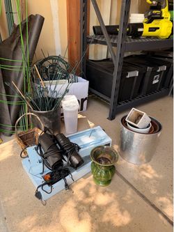 🌱 Complete Garden & Seed Starting Bundle – Grow Lights, Pots, Mats & More – $75