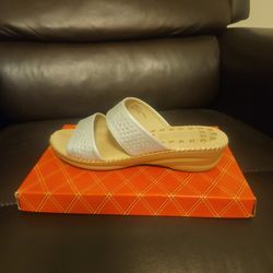 Comfort Women's Sandals Size 10