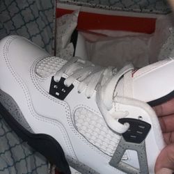 Jordan 4’s New Condition Boys 5 1/2