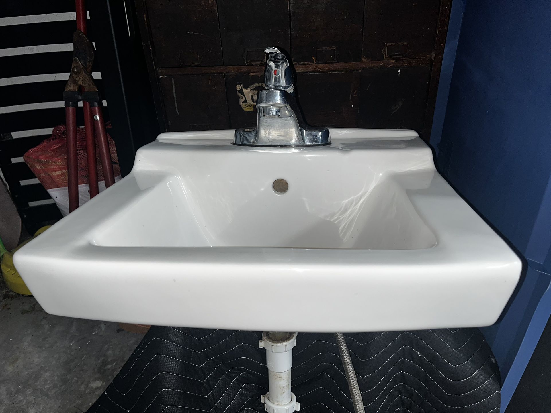 Used Bathroom Sink