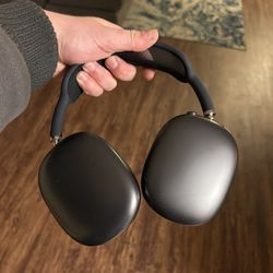 Airpod Maxes Midnight Black New Open Box (GREAT DEAL)