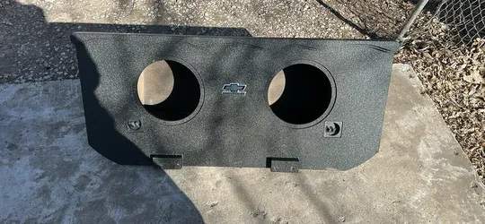 truck speaker box with diamon audio subs