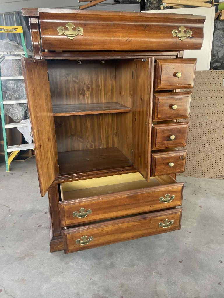 Dresser