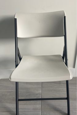 Lifetime chair and Table like new